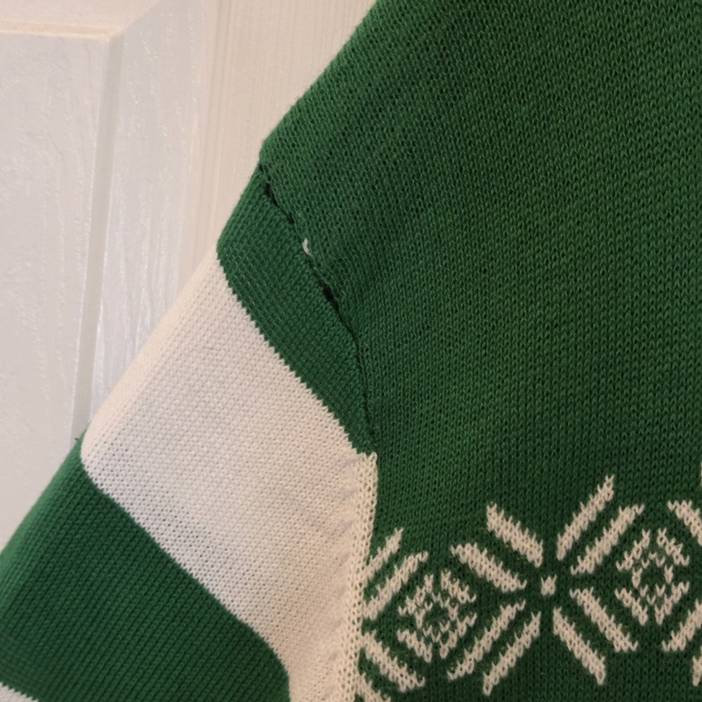 Peanuts Snoopy Mens XXL Green Just Chillin Christmas Holiday Sweater NWT 2XL - Picture 11 of 12